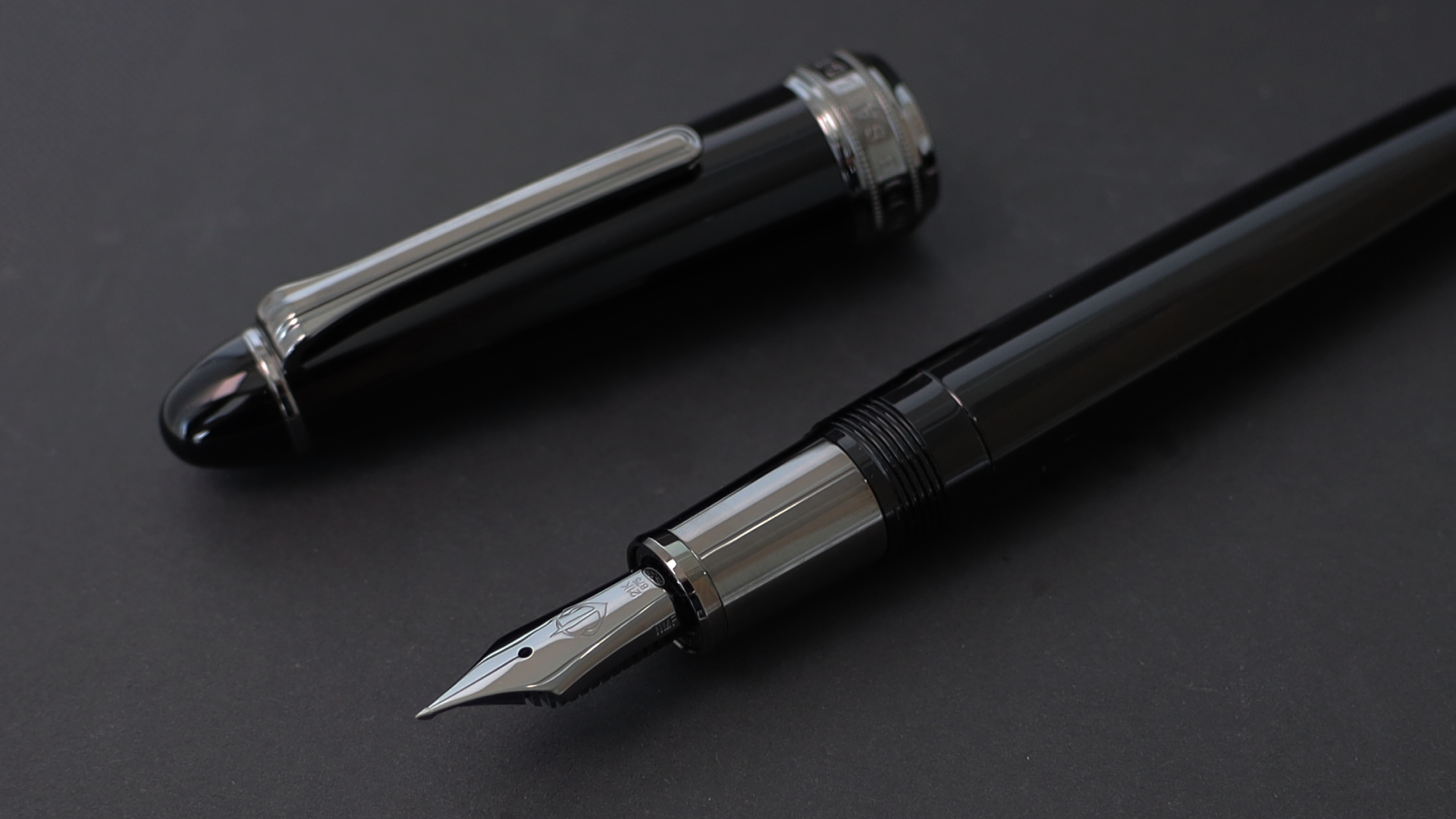 Sheaffer Taranis クロムトリム万年筆(ブラック) (M) Sheaffer Taranis クロムトリム万年筆(ブラック) (M)